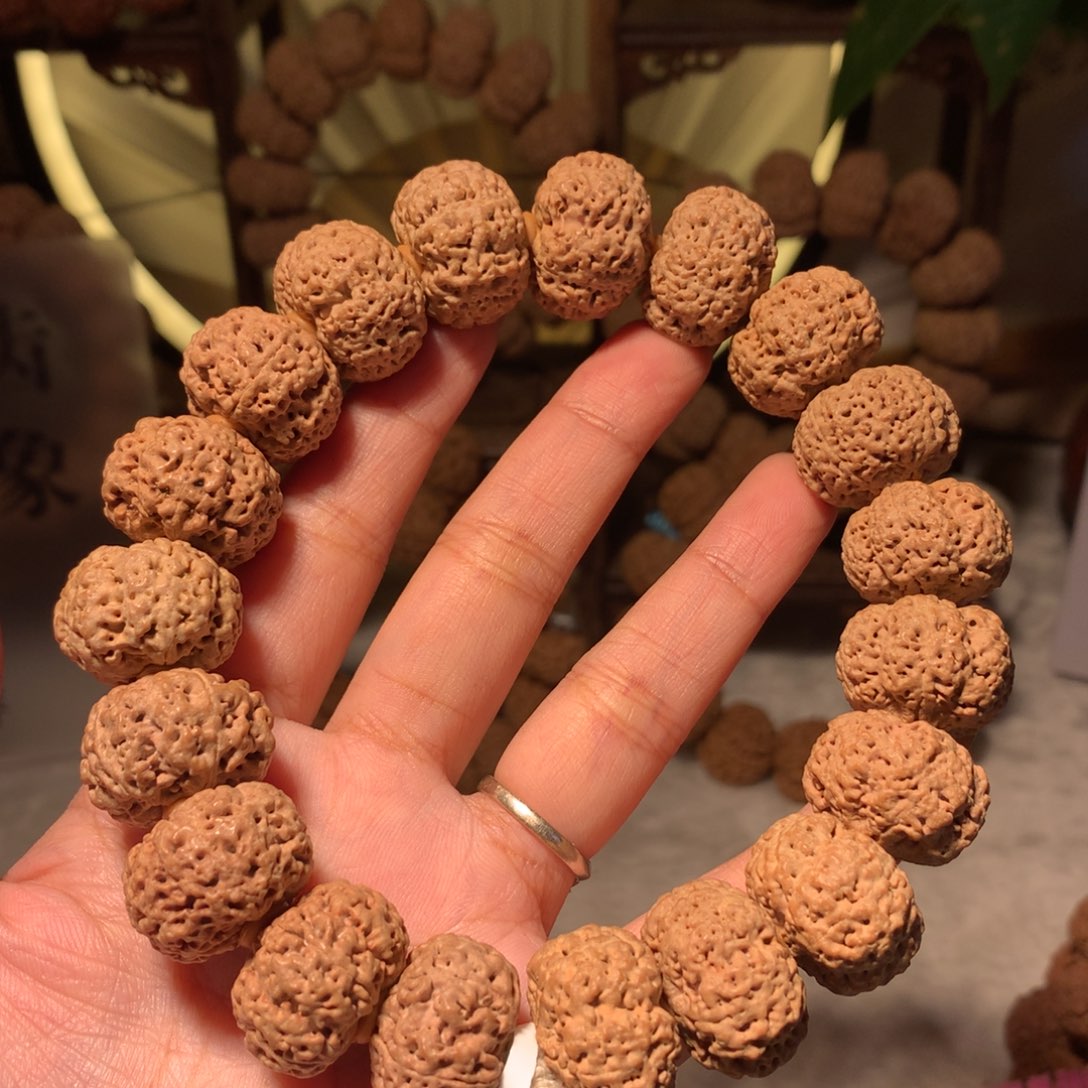 金刚菩提手串穿***海1。              