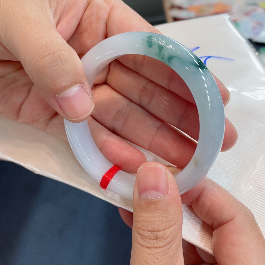 翡翠未镶嵌手镯手镯