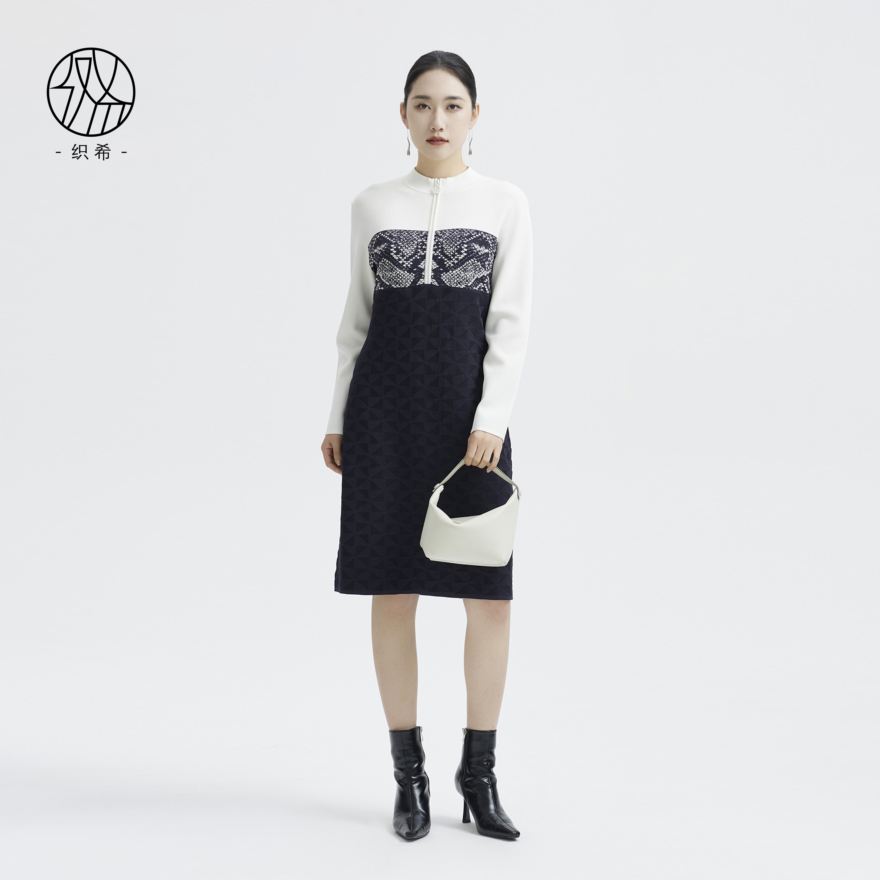 织希 TESSITI 朝气活力白色与深蓝色拼接印花连衣裙