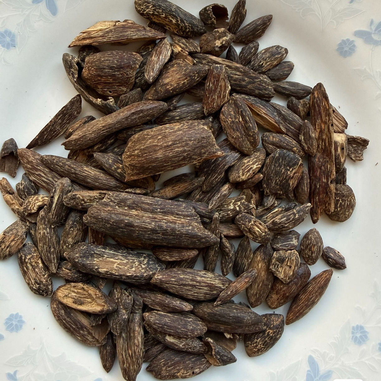 海南虫眼熏香小碎料克价