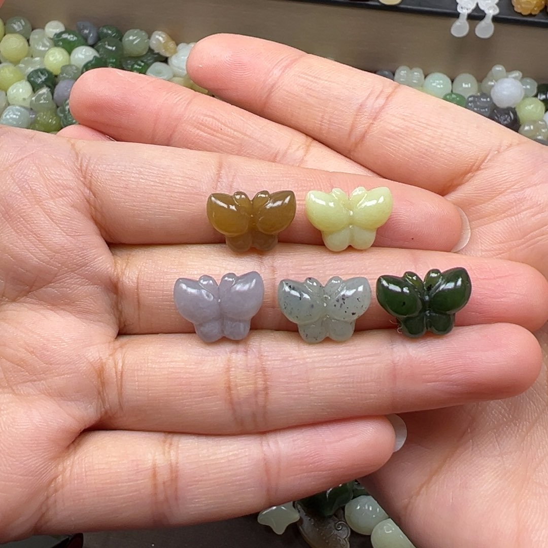 和田玉未镶嵌颈饰98一个多样性发其一