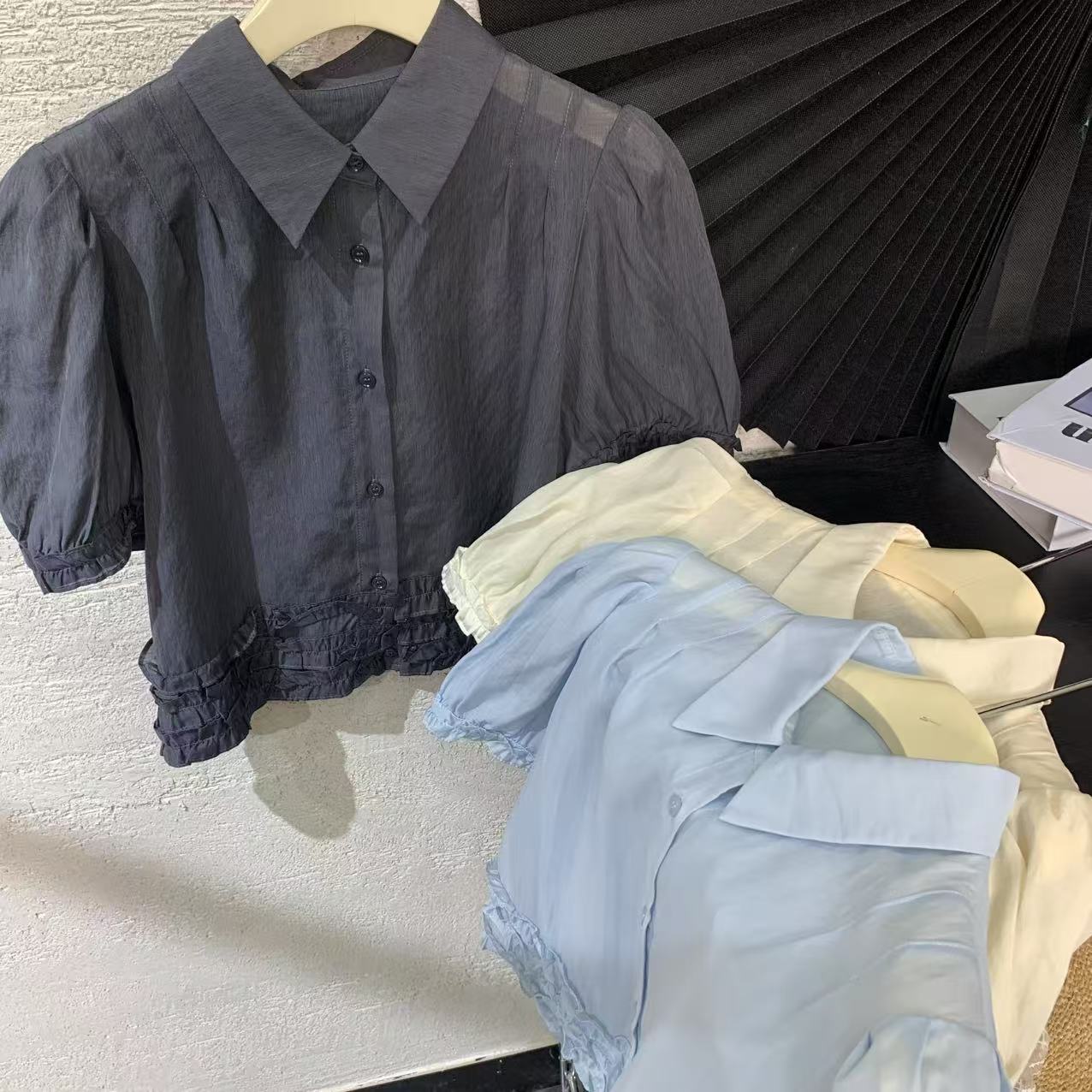 『雨美 Show』25M53时尚百搭下摆云朵小衫上衣