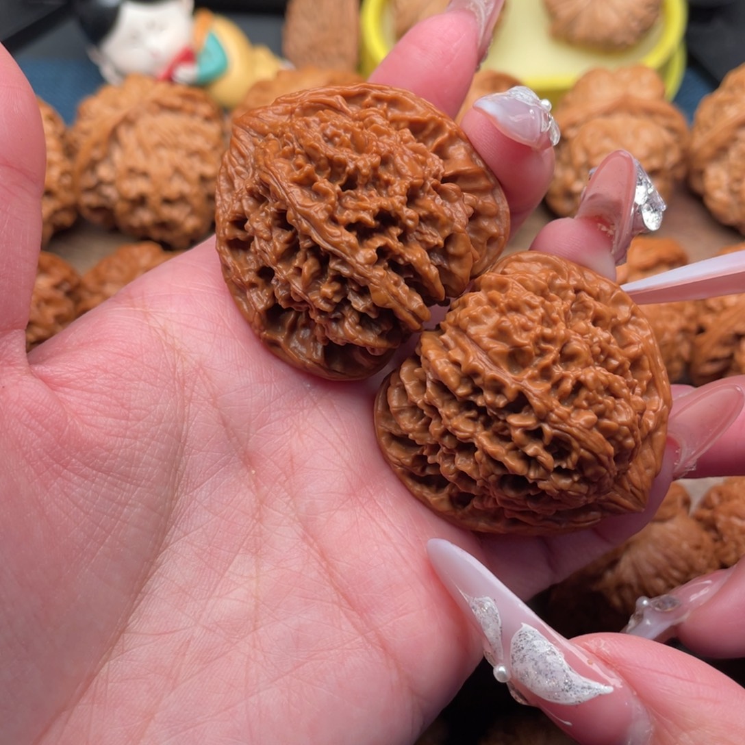 文玩核桃把件全品满天星42