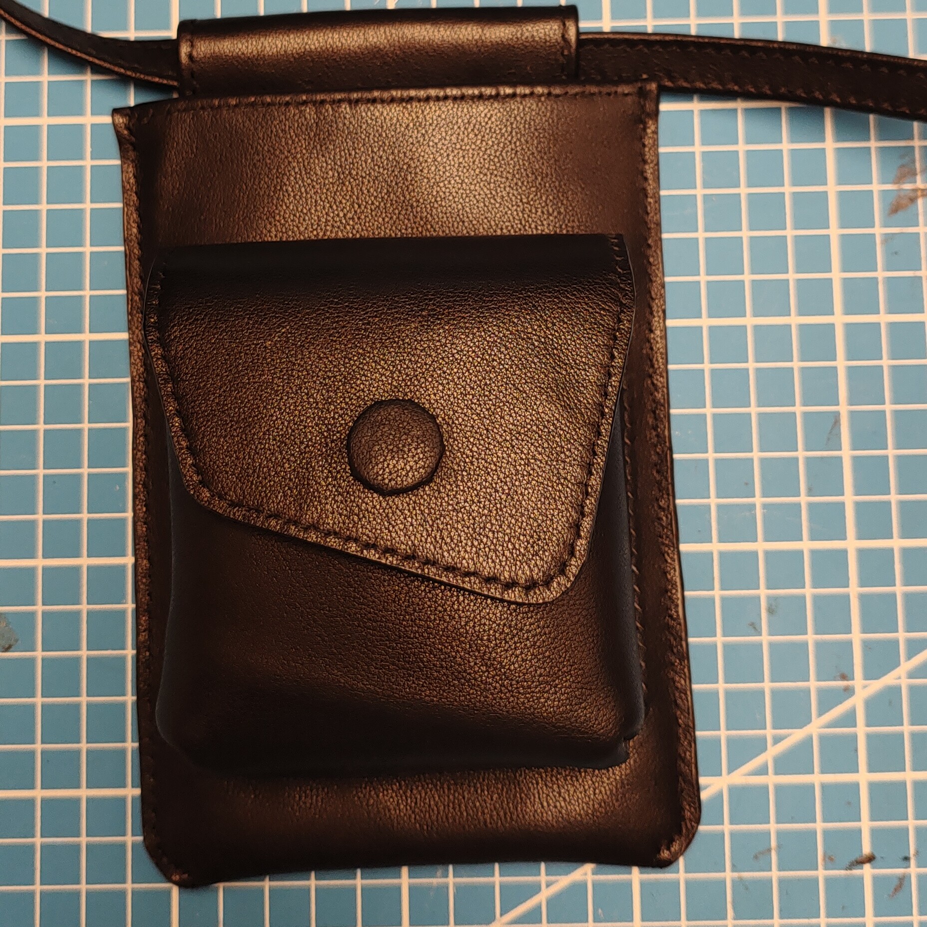 男士手机包证件包简约休闲多功能，时尚百搭真皮竖款棕色男式便携