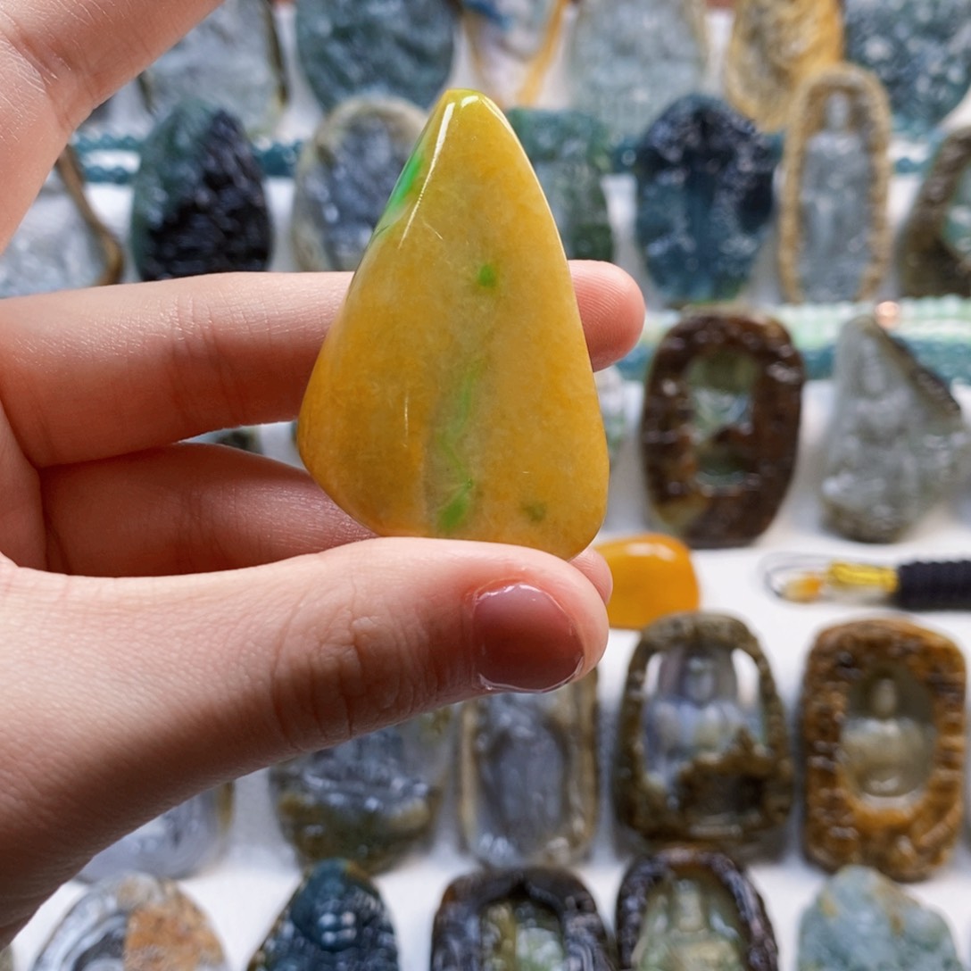 未镶嵌定制翡翠小**运定制翡翠