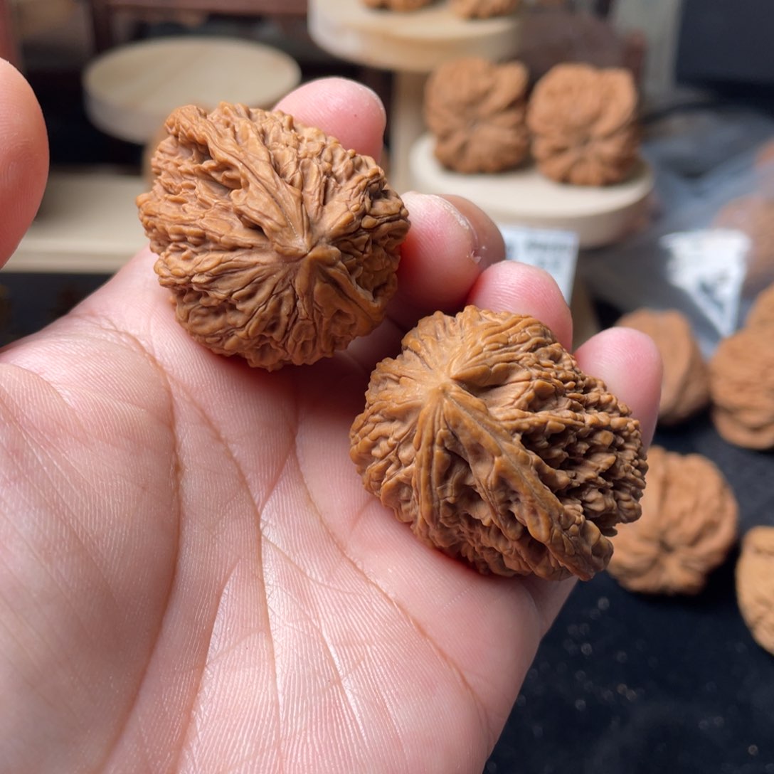 【闪购商品】桃核把件?**兄核桃南将
