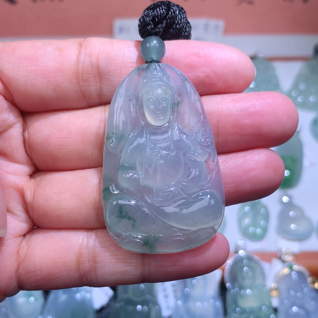 翡翠未镶嵌颈饰大势至
