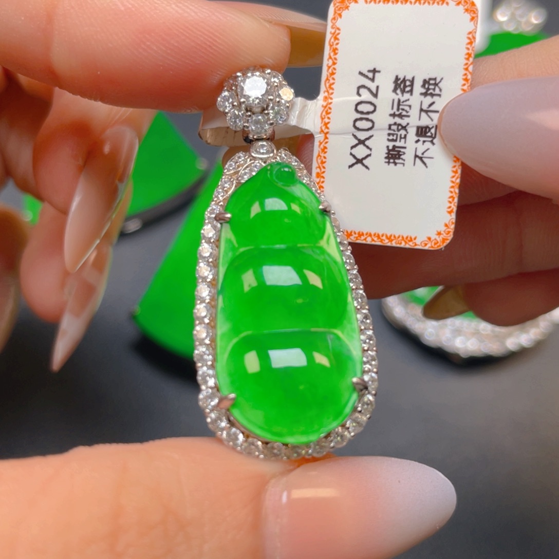 【闪购商品】颈饰银S925镶嵌翡翠翡翠