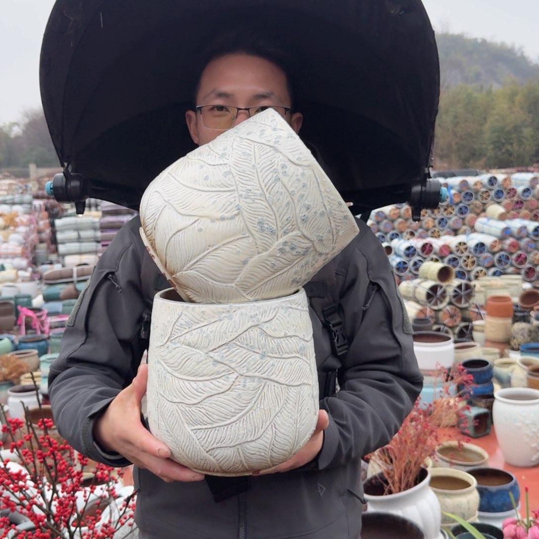 紫砂花盆口18高21（两个芭蕉叶白色