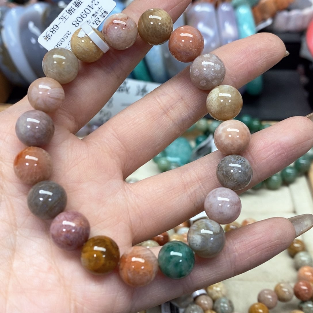 硅化珊瑚（珊瑚玉）手链未镶嵌我***肉481