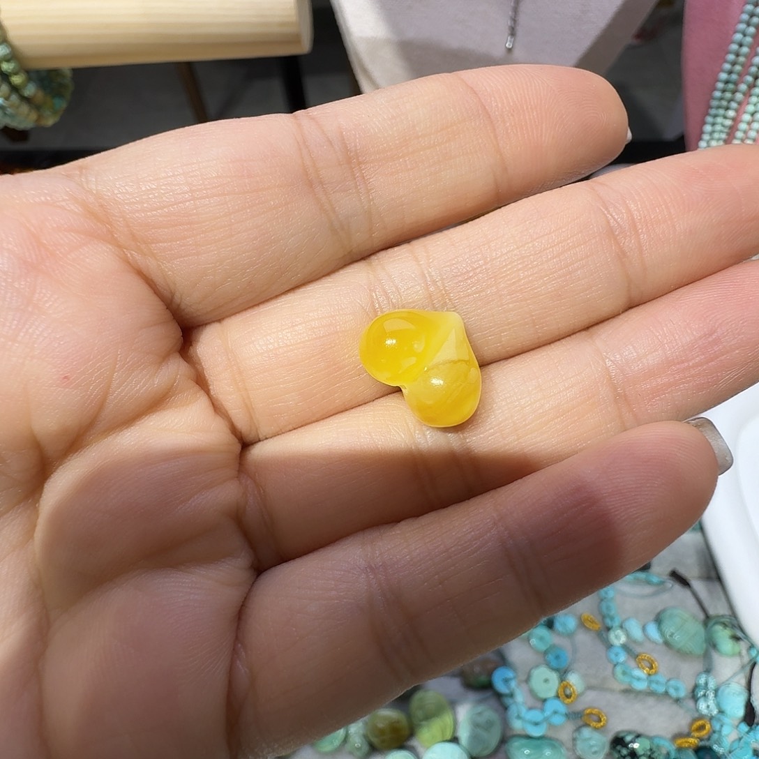 孙***月琥珀未镶嵌裸石配饰