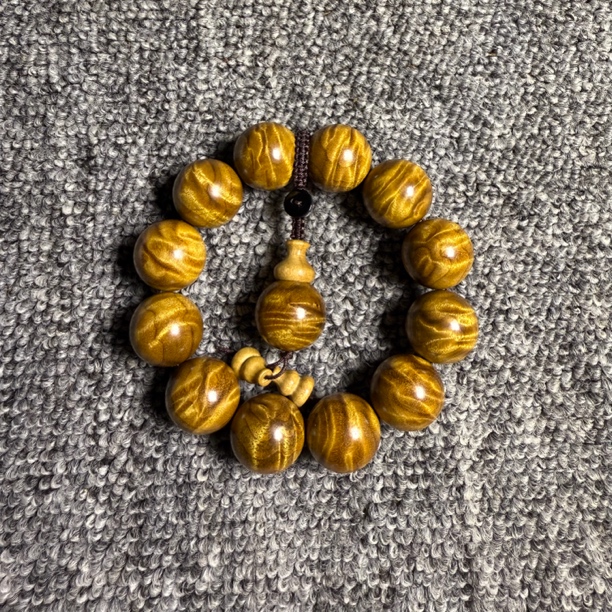 金丝楠木龙胆纹2.0文玩手串