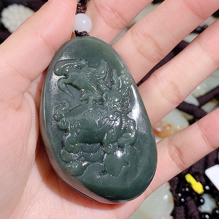 和田玉未镶嵌颈饰