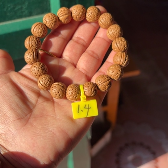 小***满木质野生桃核手串