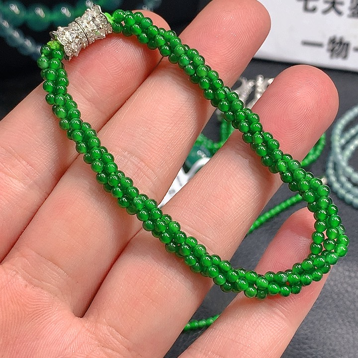 翡翠手链未镶嵌。。。