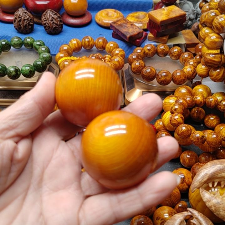 松木坚*琥珀木手把件手球4.5尺寸