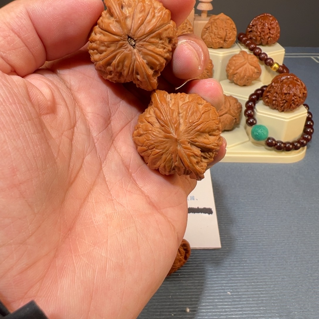 你***色吊坠文玩核桃磨盘38。 2228