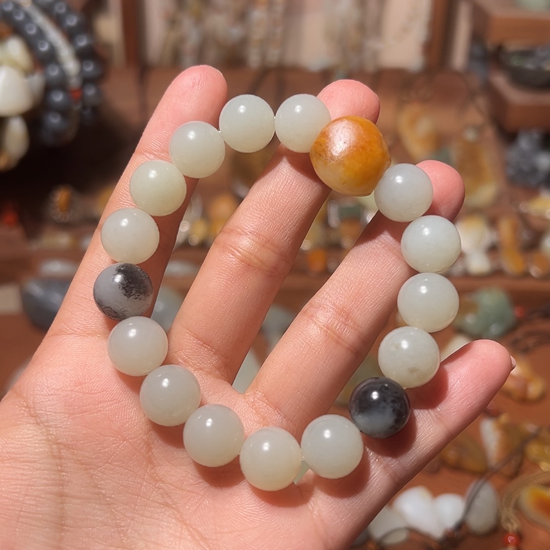 和田玉颈饰未镶嵌