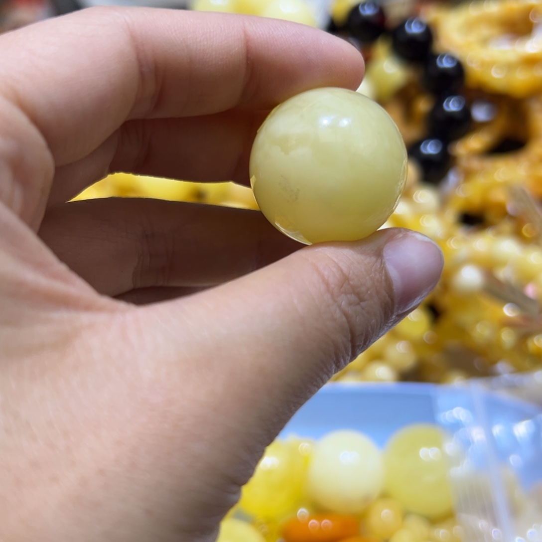 琥珀珠宝奇石未镶嵌