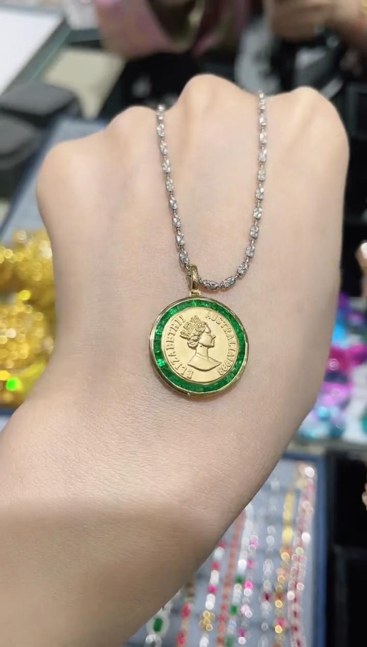 18K金镶嵌天然祖母绿吊坠女王牌（不含链）