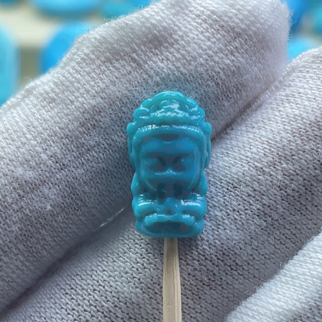 绿松石足铂镶嵌天然原矿绿松石雕刻件