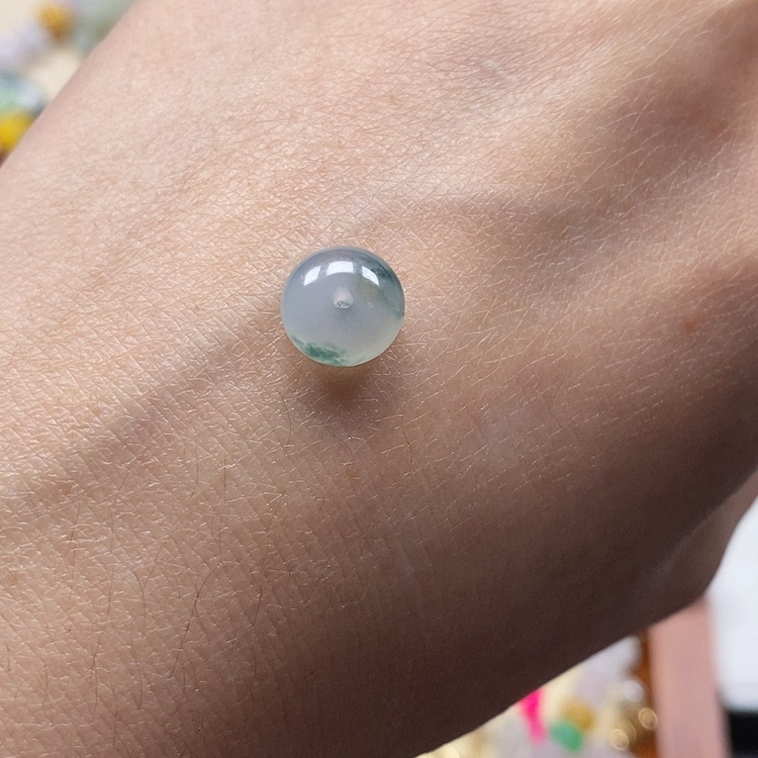 翡翠颈饰未镶嵌闪