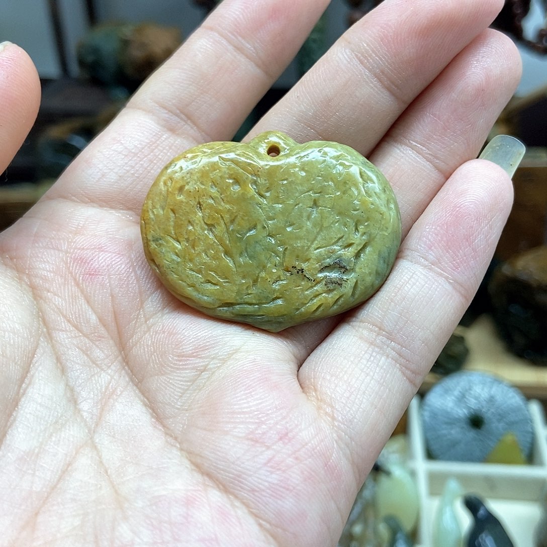 岫岩老玉（透闪石质玉）挂件未镶嵌