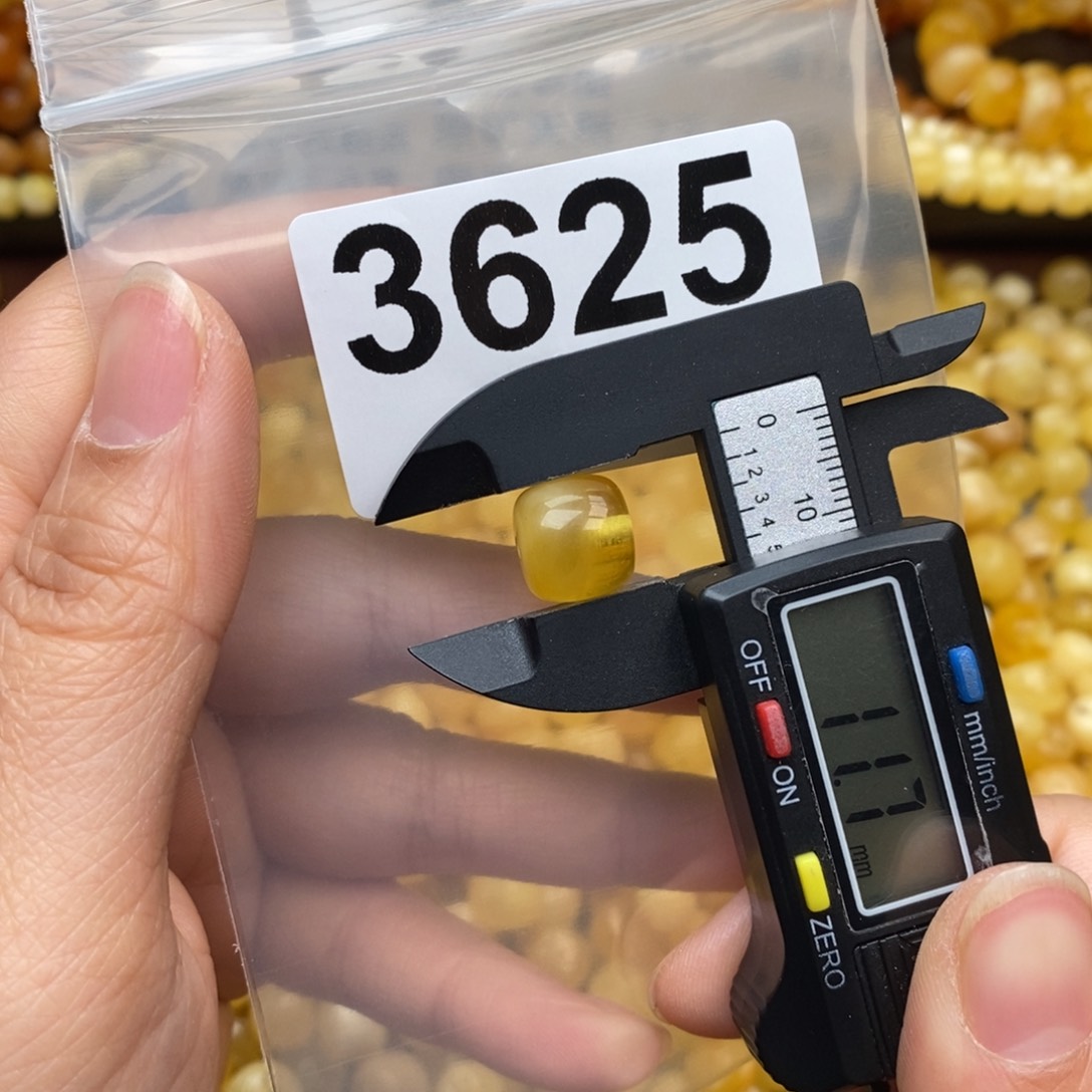 蜜蜡珠宝奇石未镶嵌