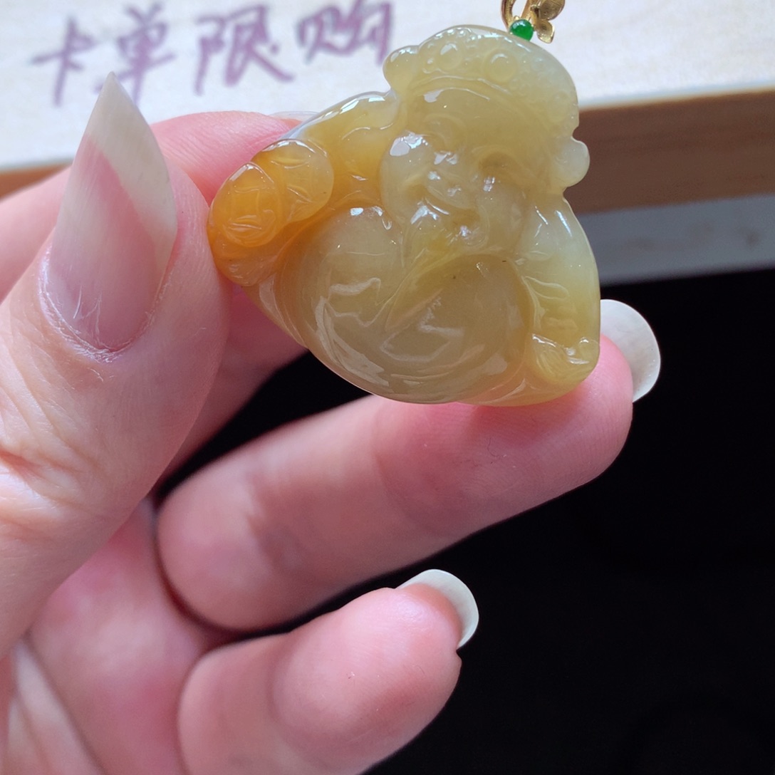 翡翠颈饰18K金镶嵌吊坠