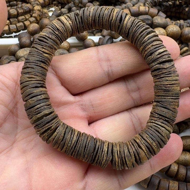 叶***宇手串沉香乌身手串14克