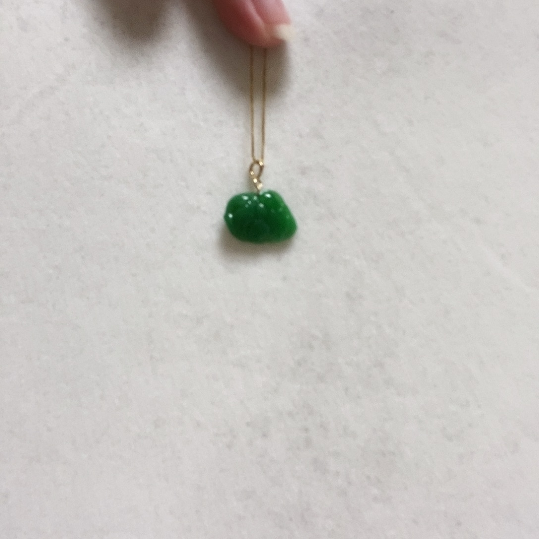 翡翠颈饰18K金镶嵌简单