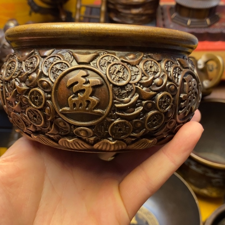 铜器摆件做工精良