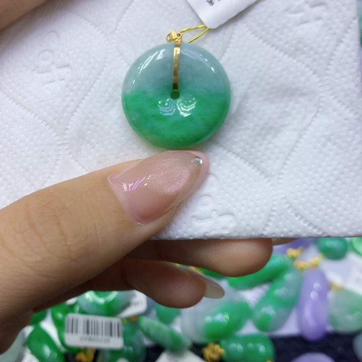 颈饰18K金镶嵌翡翠