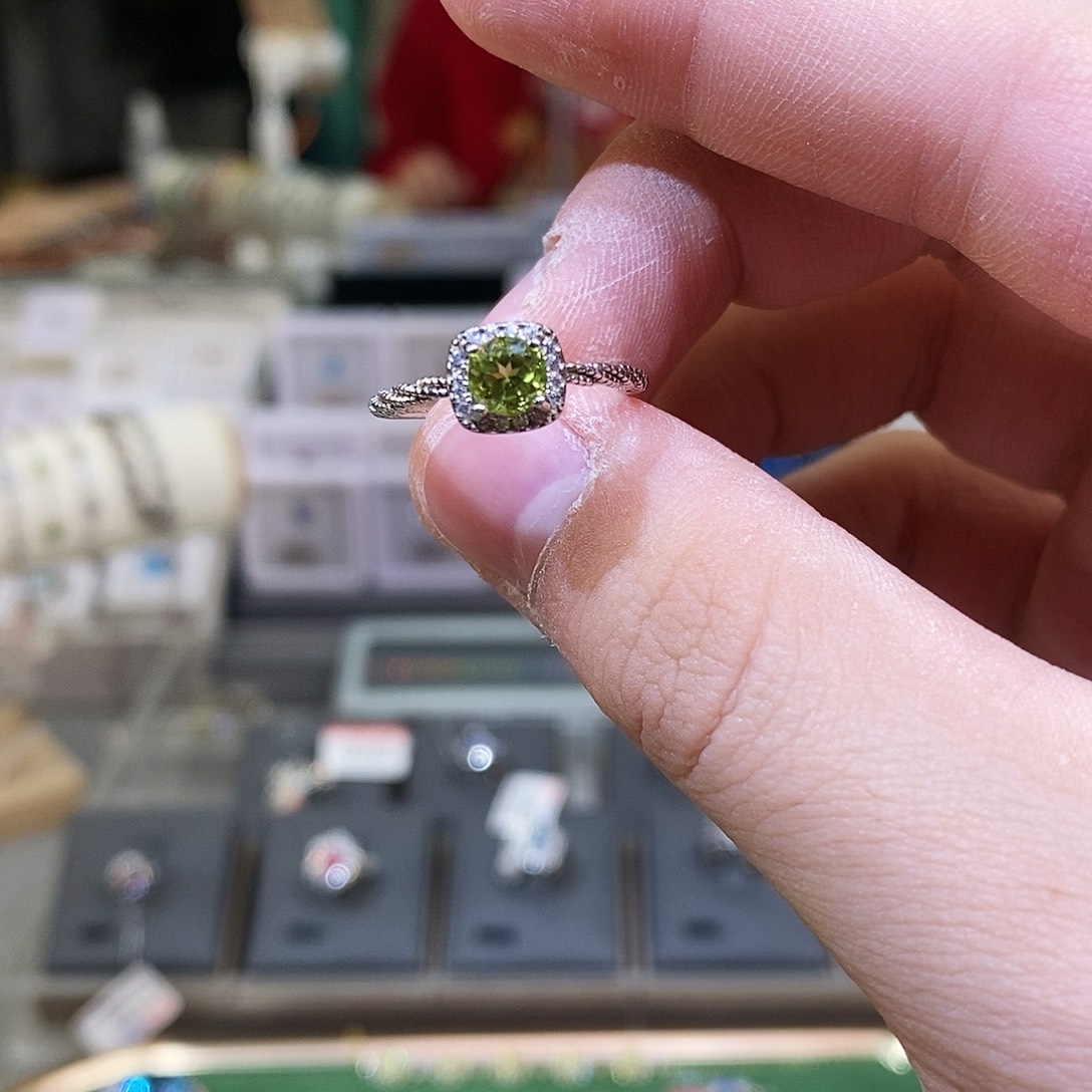橄榄石戒指银S925镶嵌