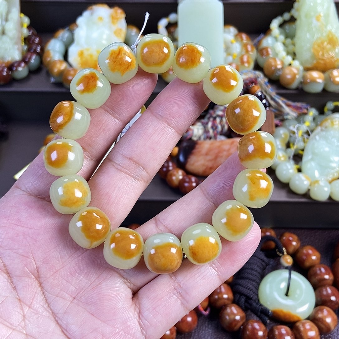 透闪石质玉未镶嵌手串