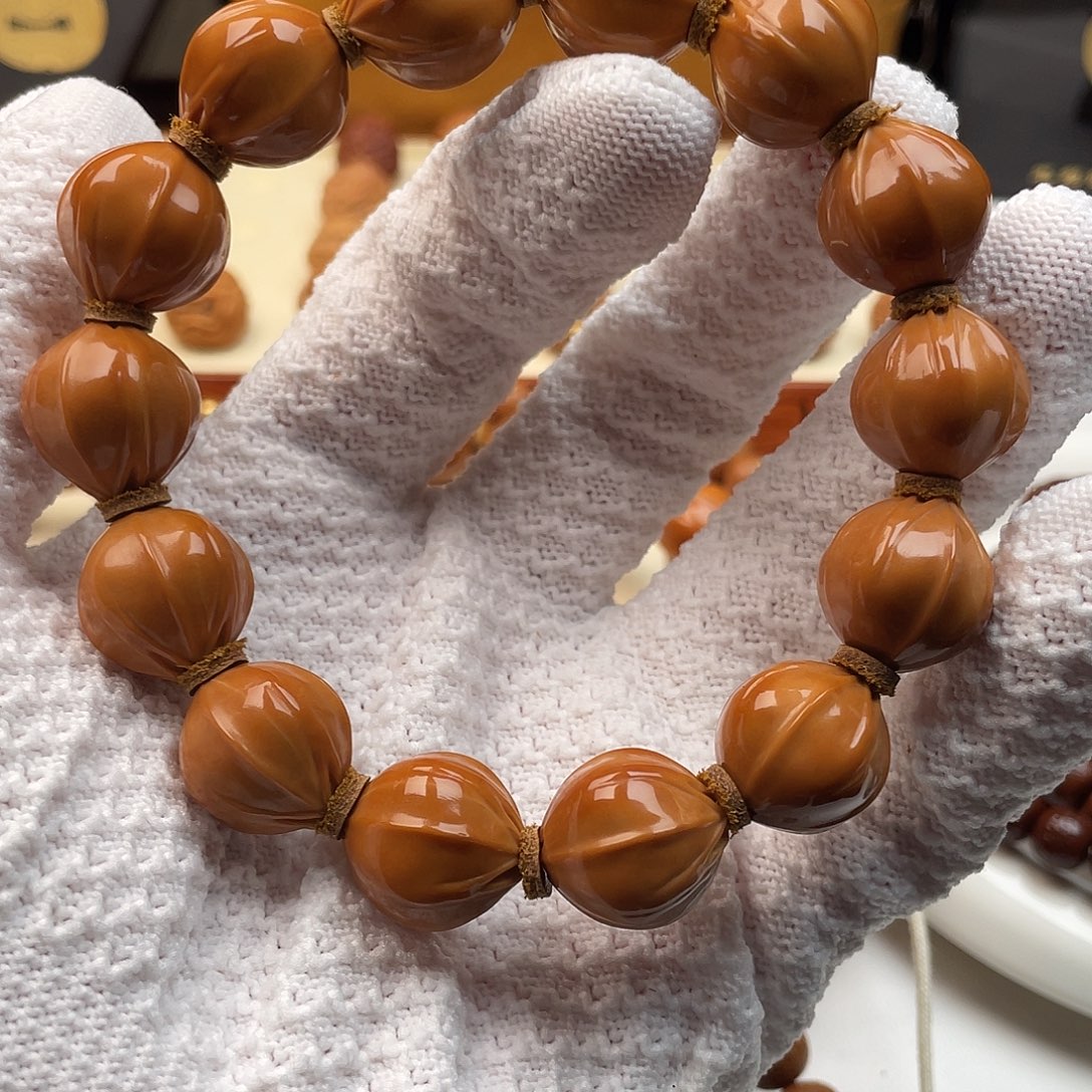 金***门吊坠猴头核桃四花铁核