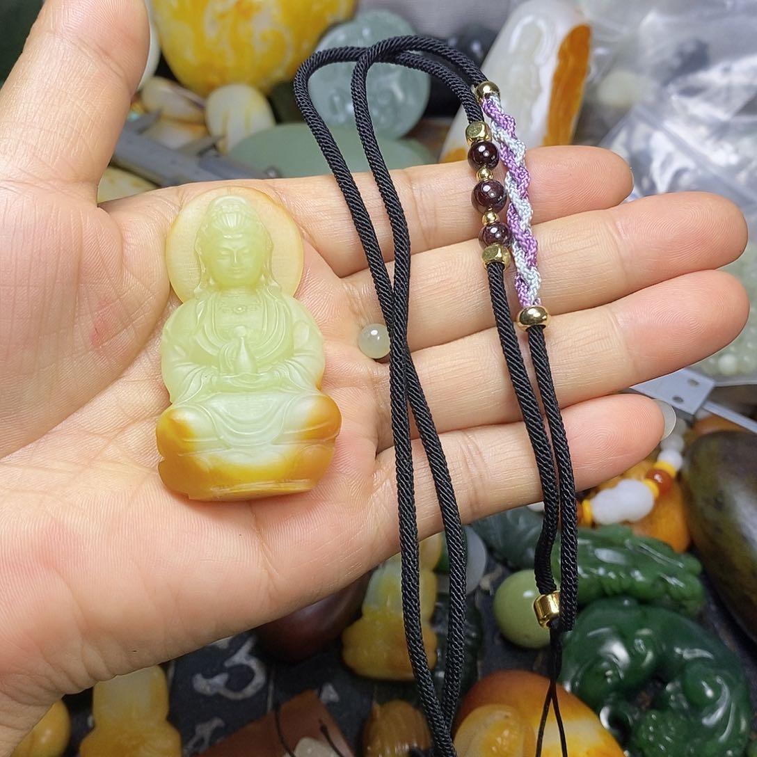 和田玉未镶嵌颈饰