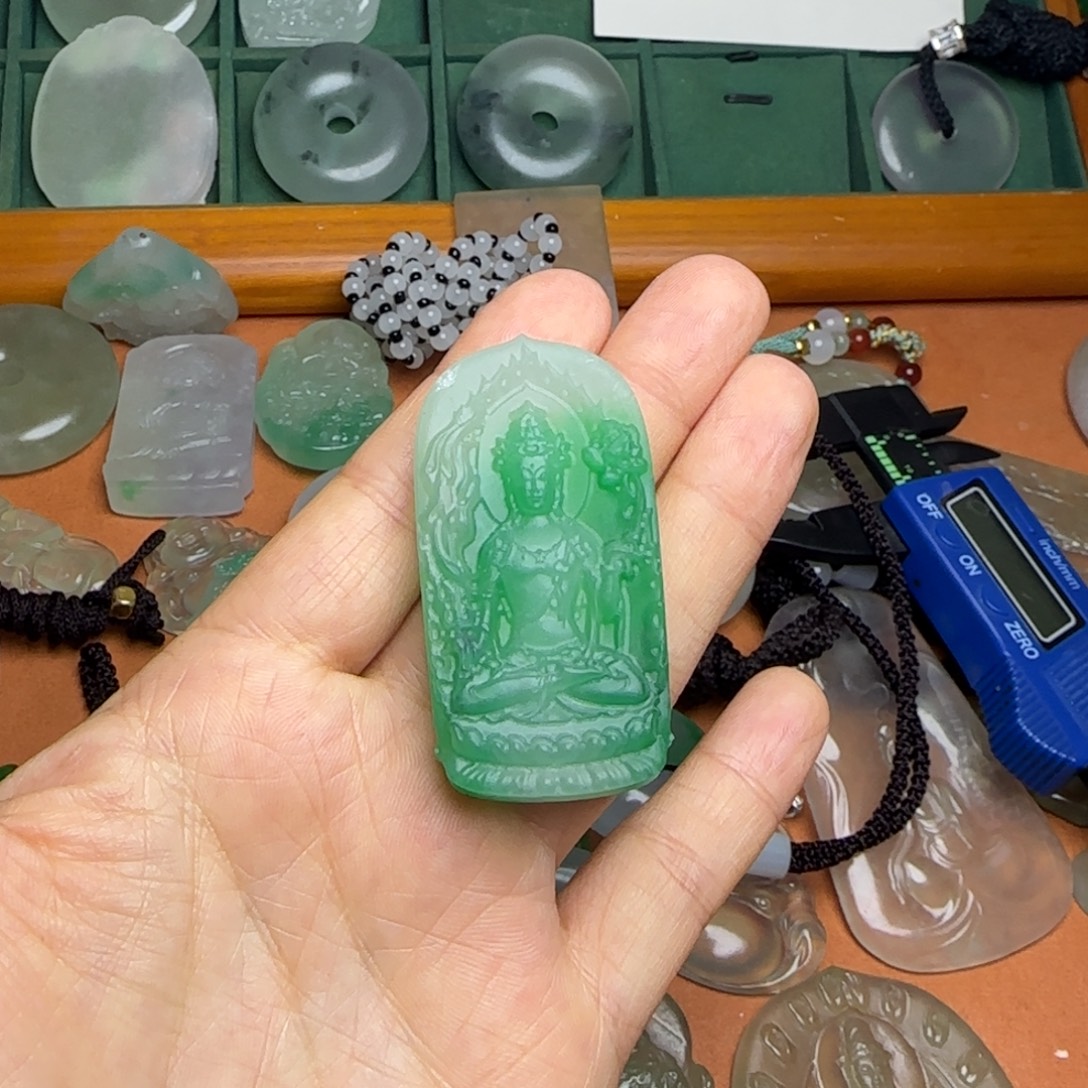 翡翠未镶嵌颈饰翡翠观音