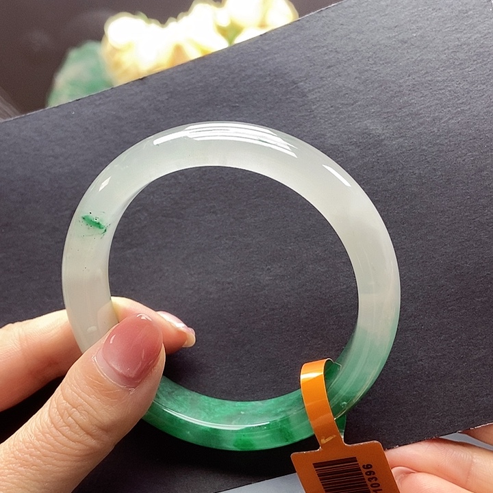 石英质玉未镶嵌手镯遇*