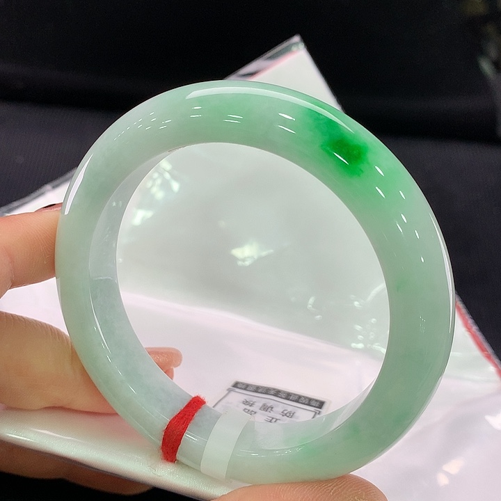 翡翠手镯未镶嵌正圈57