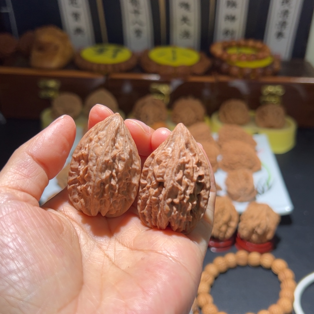把件文玩核桃W****o战天鸡心