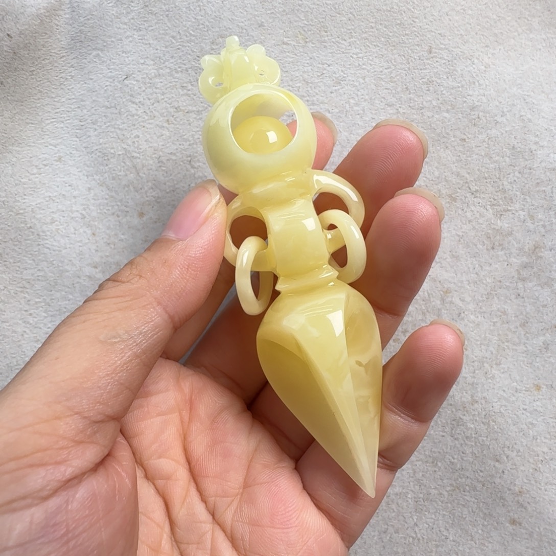 蜜蜡未镶嵌珠宝奇石