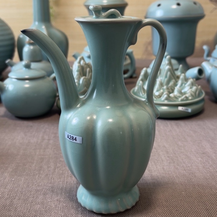 瓷片执壶一一一一一一