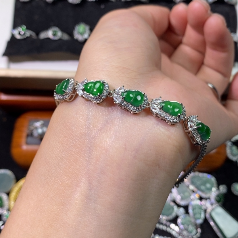 【闪购商品】翡翠颈饰未镶嵌哎**闹分单链接