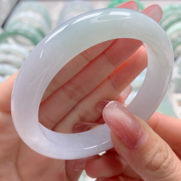 翡翠手镯未镶嵌52.53春彩底起胶高货微瑕老坑种