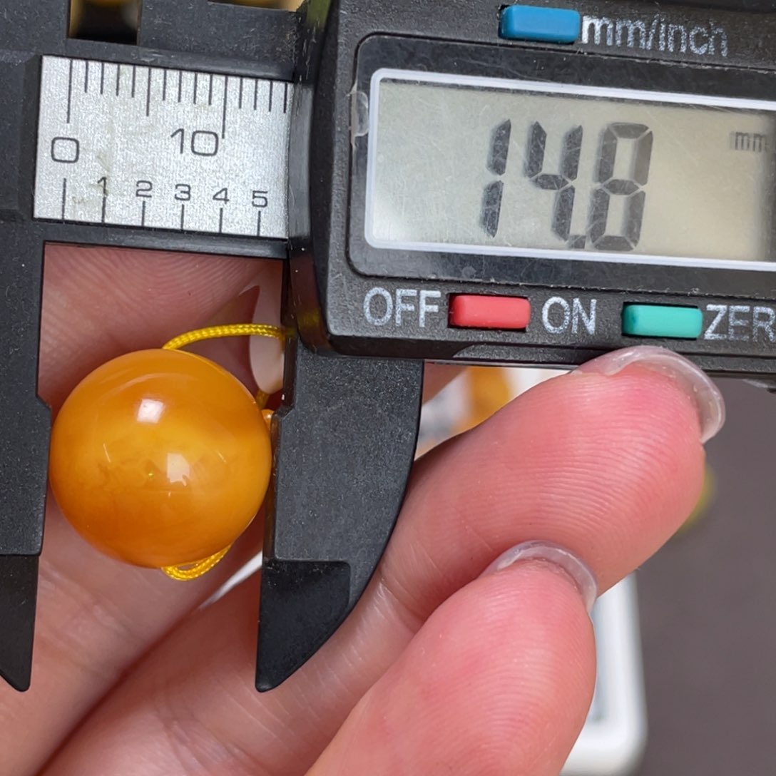 未镶嵌琥珀裸石蜜蜡199
