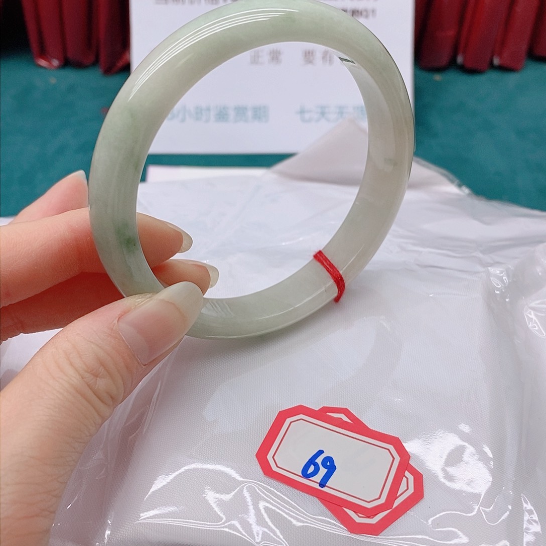 翡翠手镯未镶嵌用****069999999