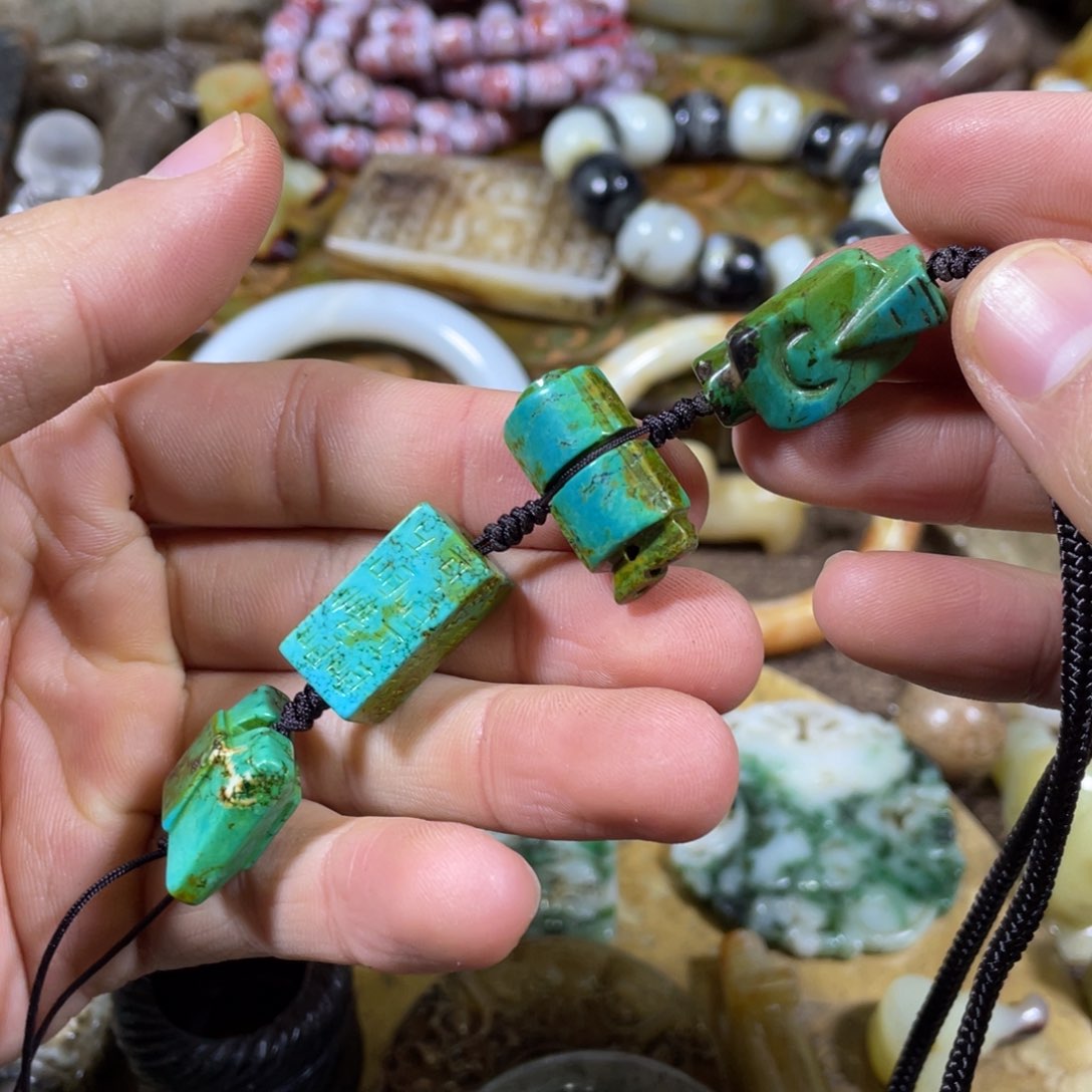 和田玉吊坠(不含链)足铂镶嵌