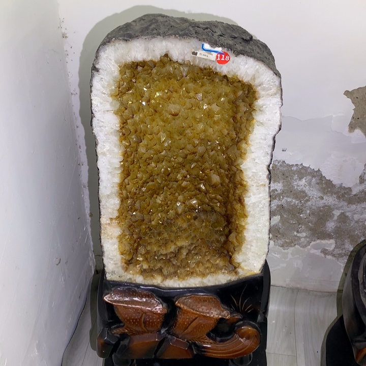 水晶福利黄晶洞未镶嵌