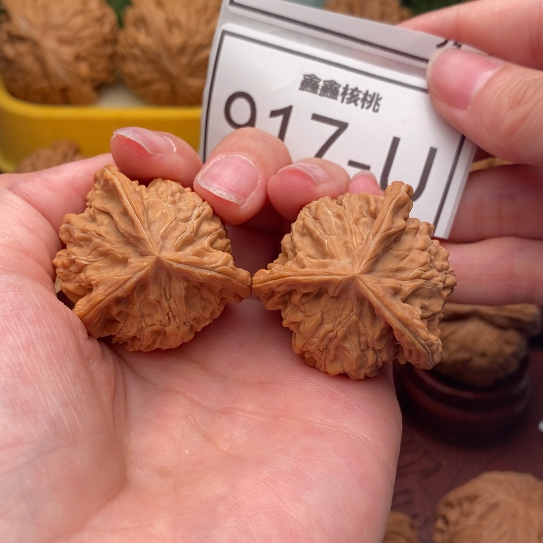 文玩核桃把件盘山奔36